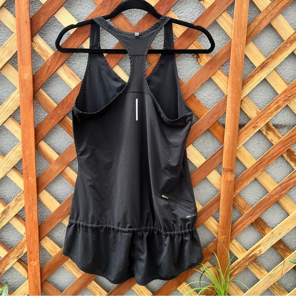 Nike Dri-Fit workout Top - Picture 3 of 9